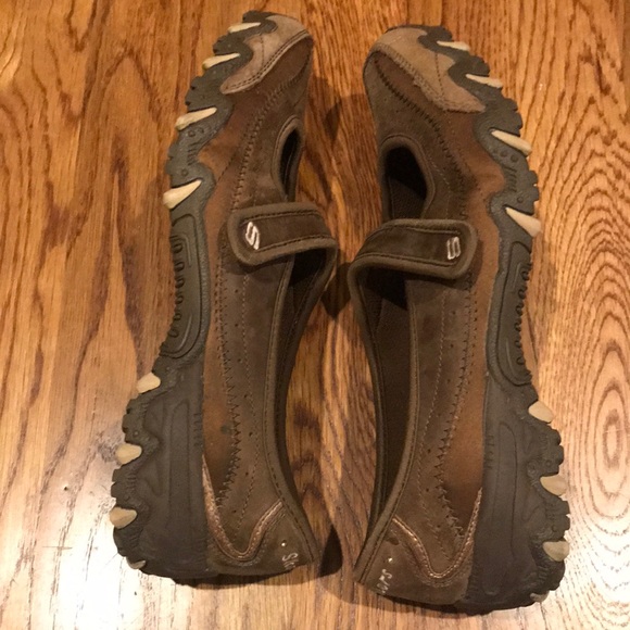 SOLD-Skechers slip on size 8 - Picture 4 of 6